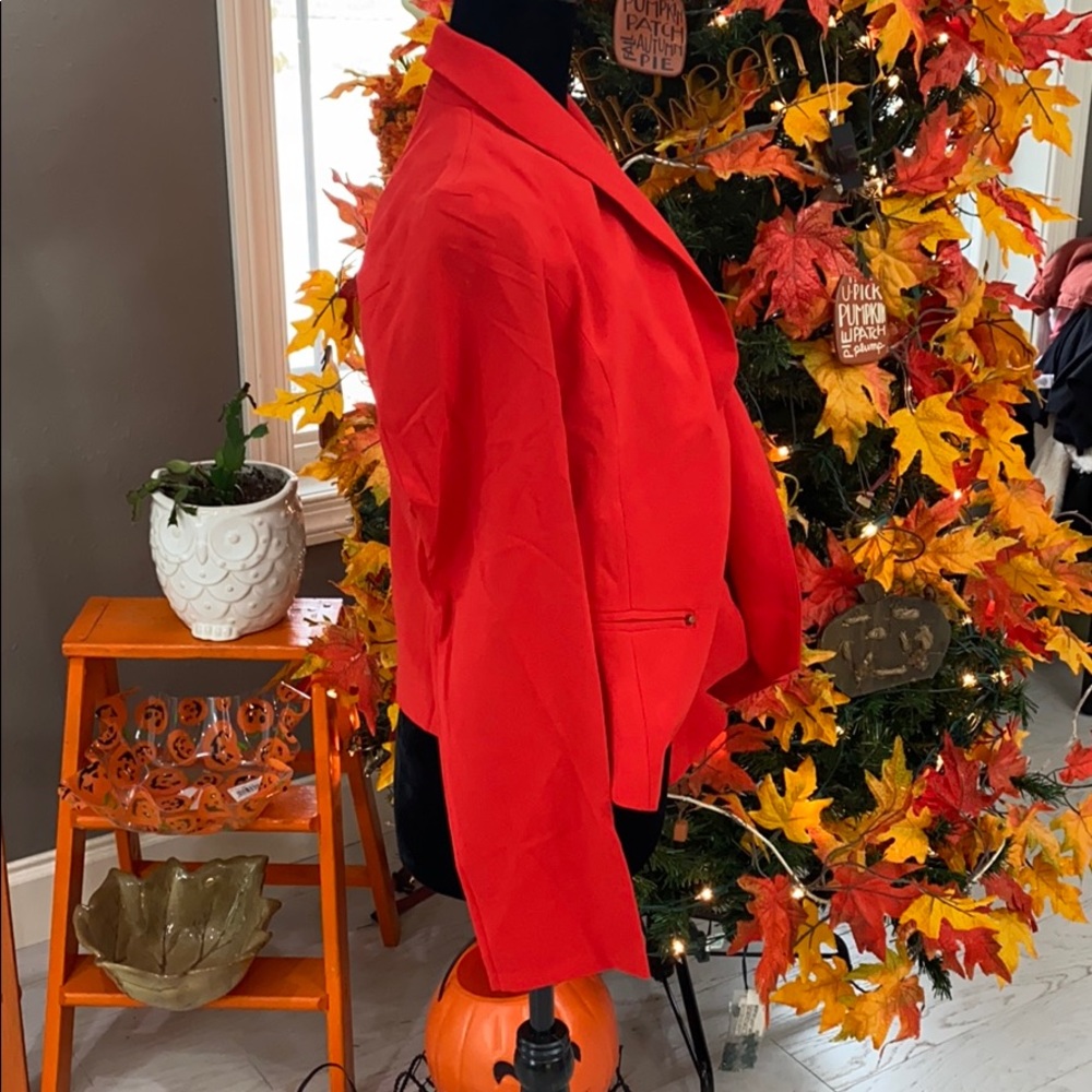 Red medium blazer - Picture 2 of 7